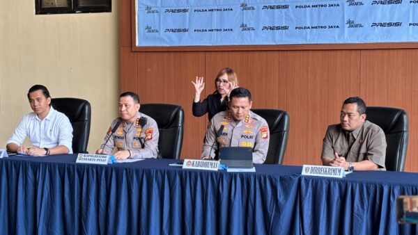 Kapolres Metro Jakarta Pusat Kombes Pol Reynold E.P. Hutagalung dalam rilis perkara Percetakan Mau Print di Polres Metro Jakarta Pusat, Jumat, 26 Juni 2026.