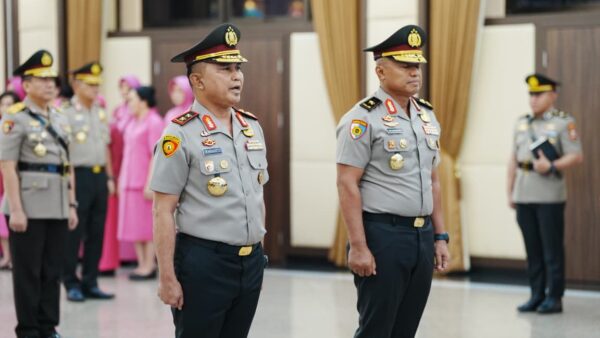Kapolri Pimpin Upacara Serah Terima Jabatan Sejumlah Pejabat Polri